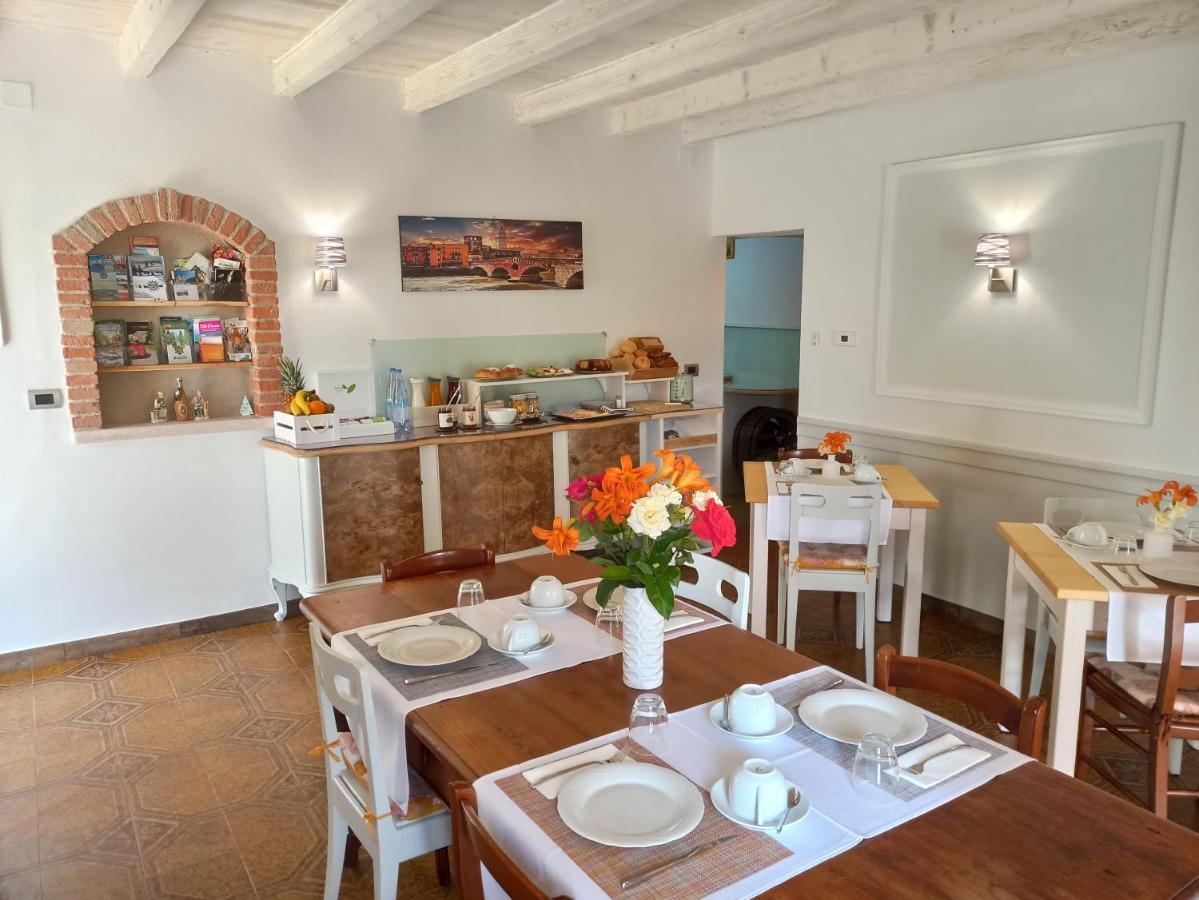 Le Zampolle B & B Colà エクステリア 写真