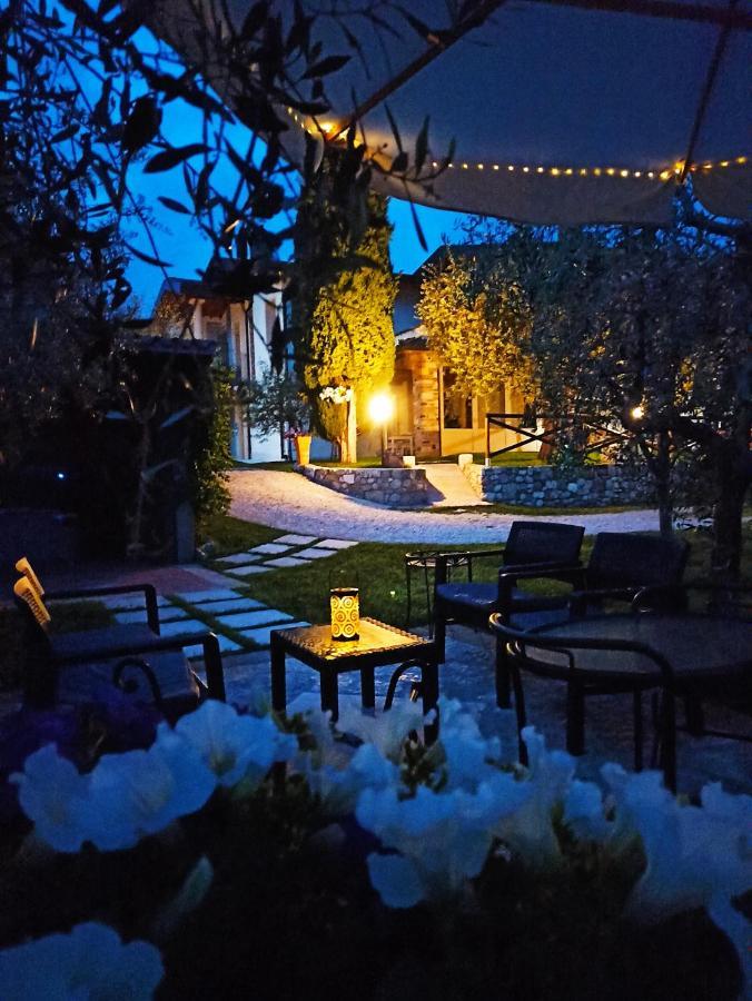 Le Zampolle B & B Colà エクステリア 写真