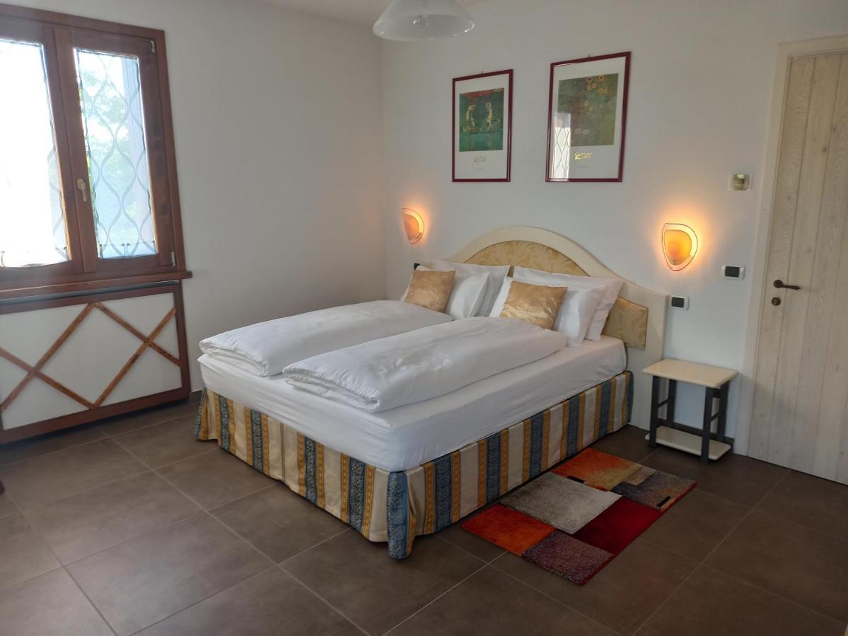 Le Zampolle B & B Colà エクステリア 写真